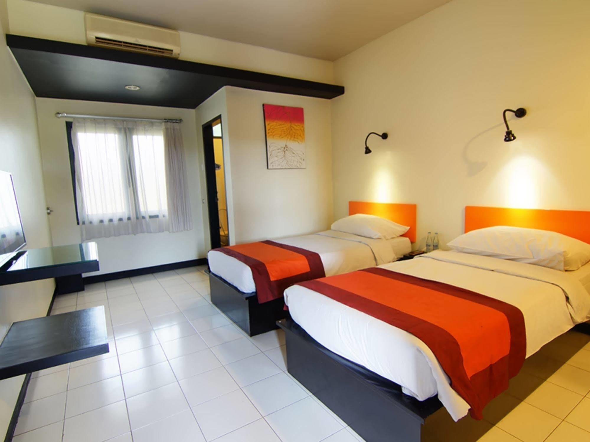 The Yani Hotel Bali Pesanggaran Exterior foto